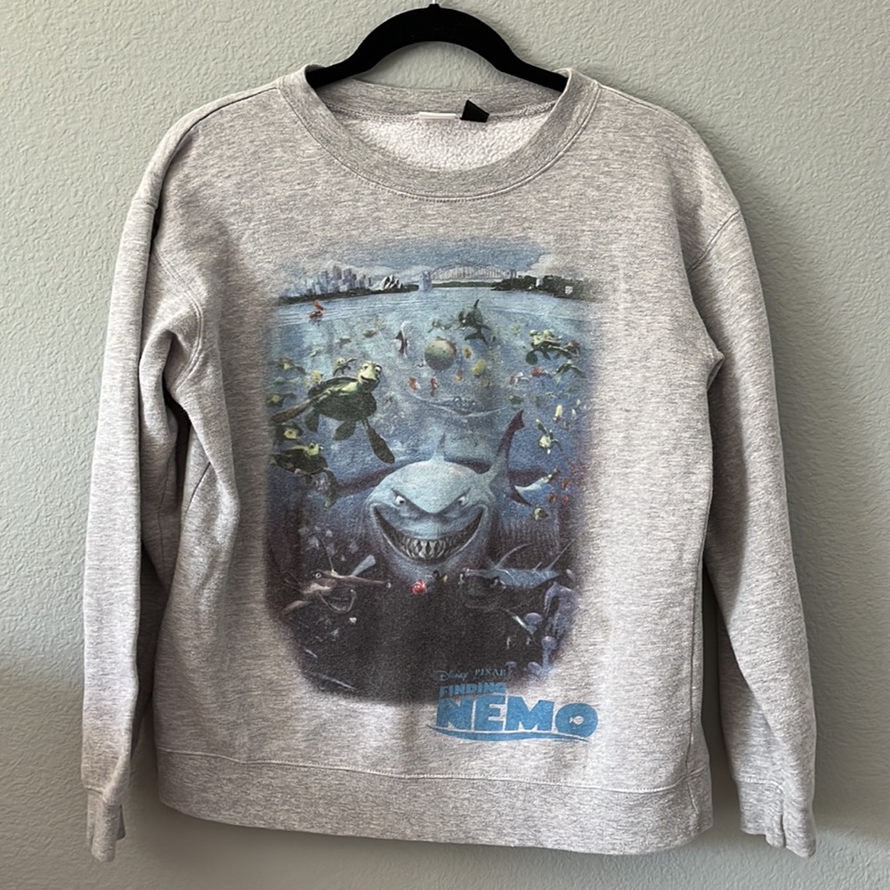 Disney ‘Finding Nemo’ gray sweatshirt women’s size small